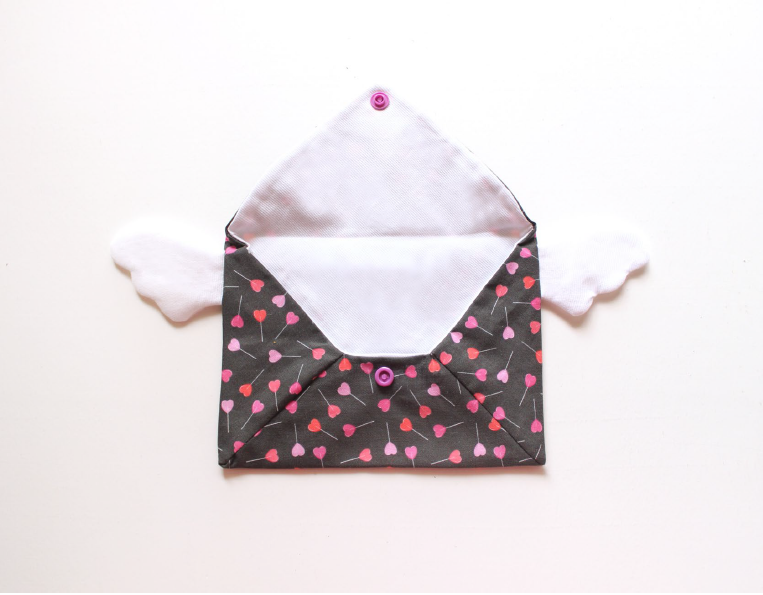 Wingy Fabric Envelope Pattern